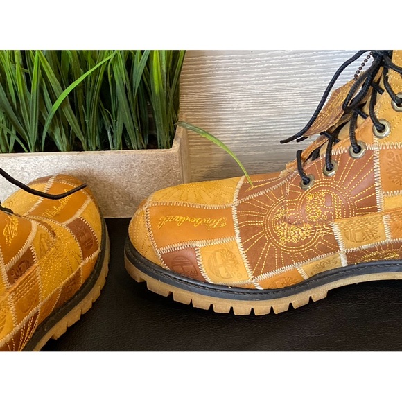 NEW Timberland Brown and Tan Embroidered Debossed Mens Boots Size 11 - Picture 10 of 16
